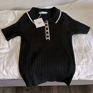 Women’s Black Ribbed Pullover w/gold buttons. Large RUNS SMALL. Stretch Material